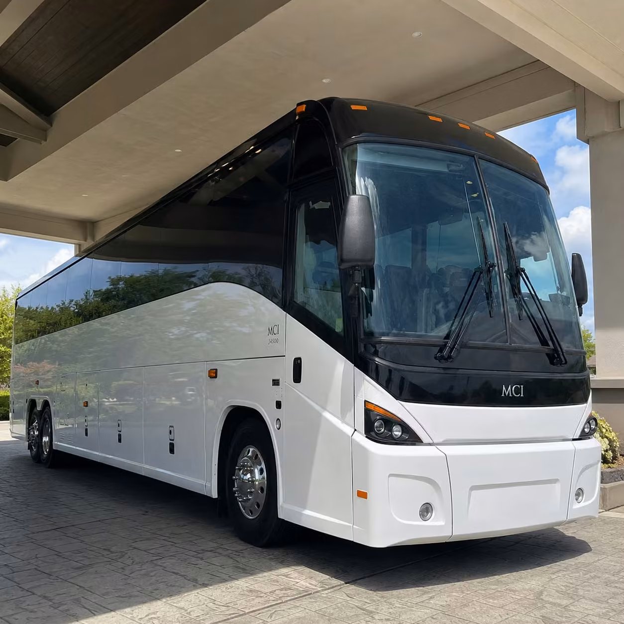 hotel shuttle services between jan and jackson area hotels