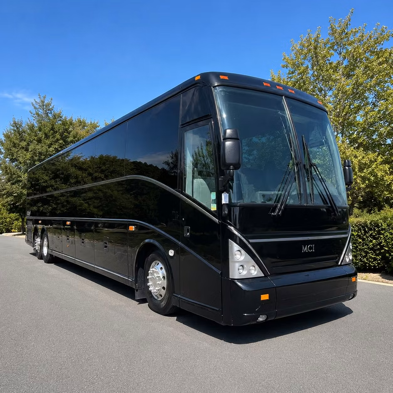 party buses and minibuses for shows at thalia mara hall